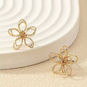 5/$25 Flower Gold Studs